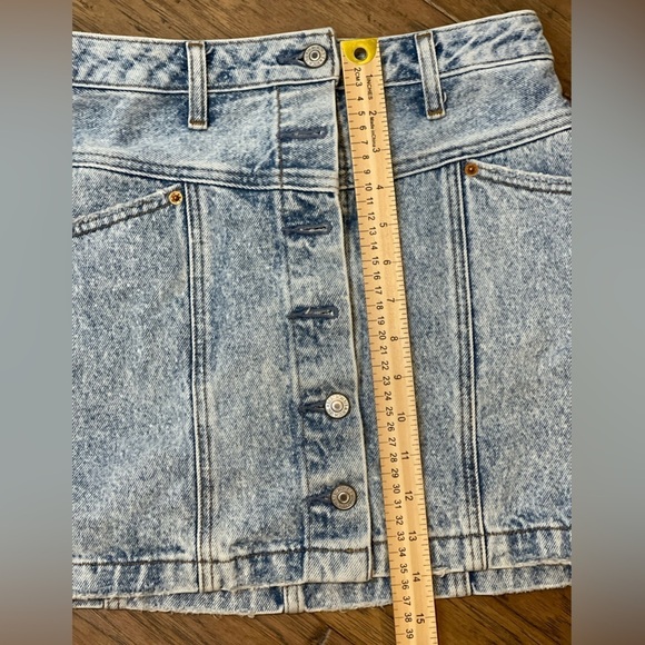 Abercrombie and Fitch Acid Wash Denim Mini Skirt Size 2 - Picture 9 of 10